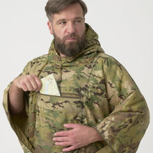 Laden Sie das Bild in den Galerie-Viewer, SWAGMAN ROLL PONCHO
