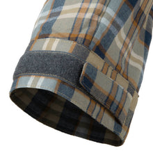 Laden Sie das Bild in den Galerie-Viewer, MBDU FLANNEL SHIRT
