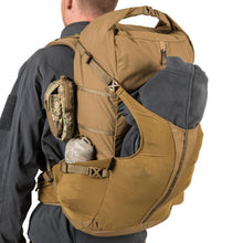 Laden Sie das Bild in den Galerie-Viewer, SUMMIT BACKPACK
