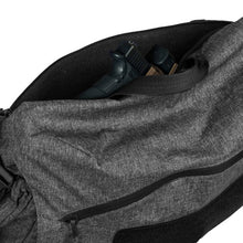 Laden Sie das Bild in den Galerie-Viewer, URBAN COURIER BAG MEDIUM® - NYLON
